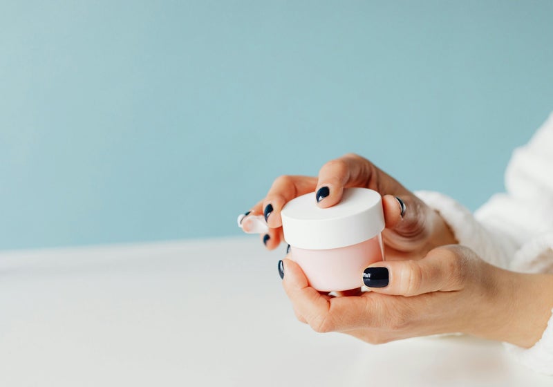 Maniküre und Nagelpflege bei ANORA Glow up in Siegen